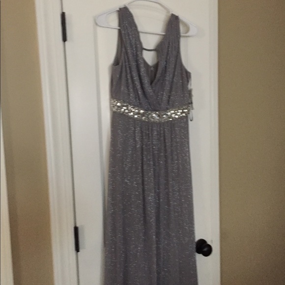 Gray formal gown - Picture 2 of 8